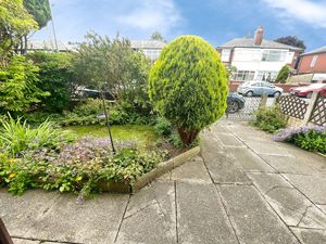 Front garden- click for photo gallery